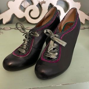 Poetic Licence size 10